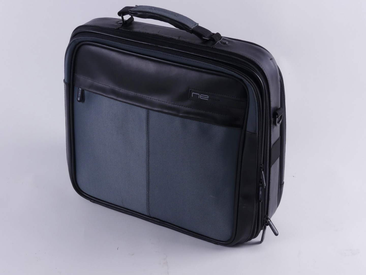 NE BELKIN BUSINESS LAPTOPTASCHE NOOTBOOKTASCHE SCHWARZ GRAU 17ZOLL
